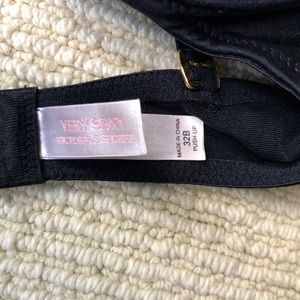 Victoria's Secret Intimates & Sleepwear - VS Very Sexy Push-up bra NWOT Victoria's Secret Intimates & Sleepwear - VS Very Sexy Push-up bra NWOT